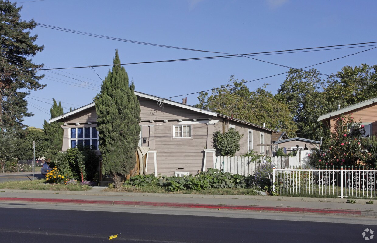 Foto del edificio - 106 Marchant St