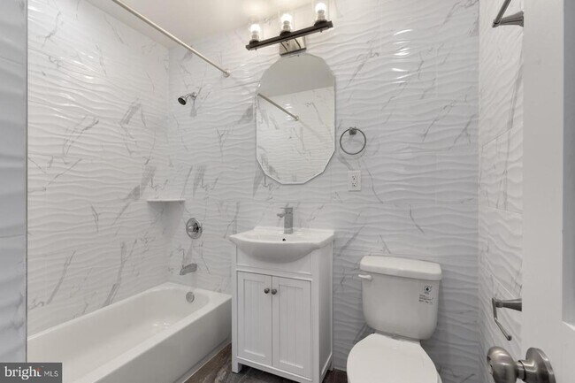 Building Photo - 624 N 35th St