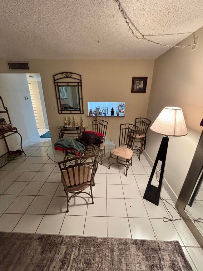 Foto del edificio - 3121 NW 47th Terrace