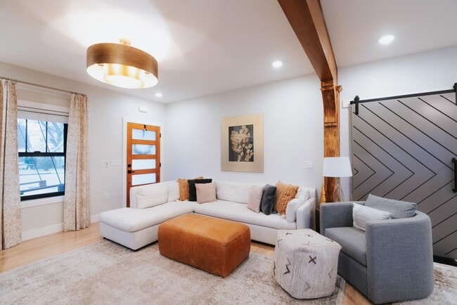 Foto del edificio - 1011 Nutwood St