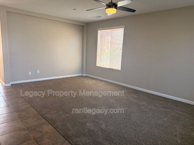 Foto del edificio - 4711 Summerset Dr