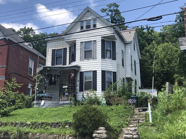Building Photo - 3158 River Rd