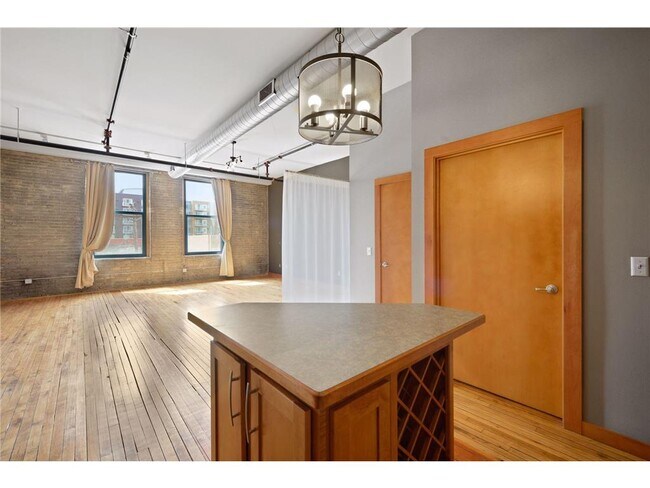 Foto del edificio - 523 Jackson St