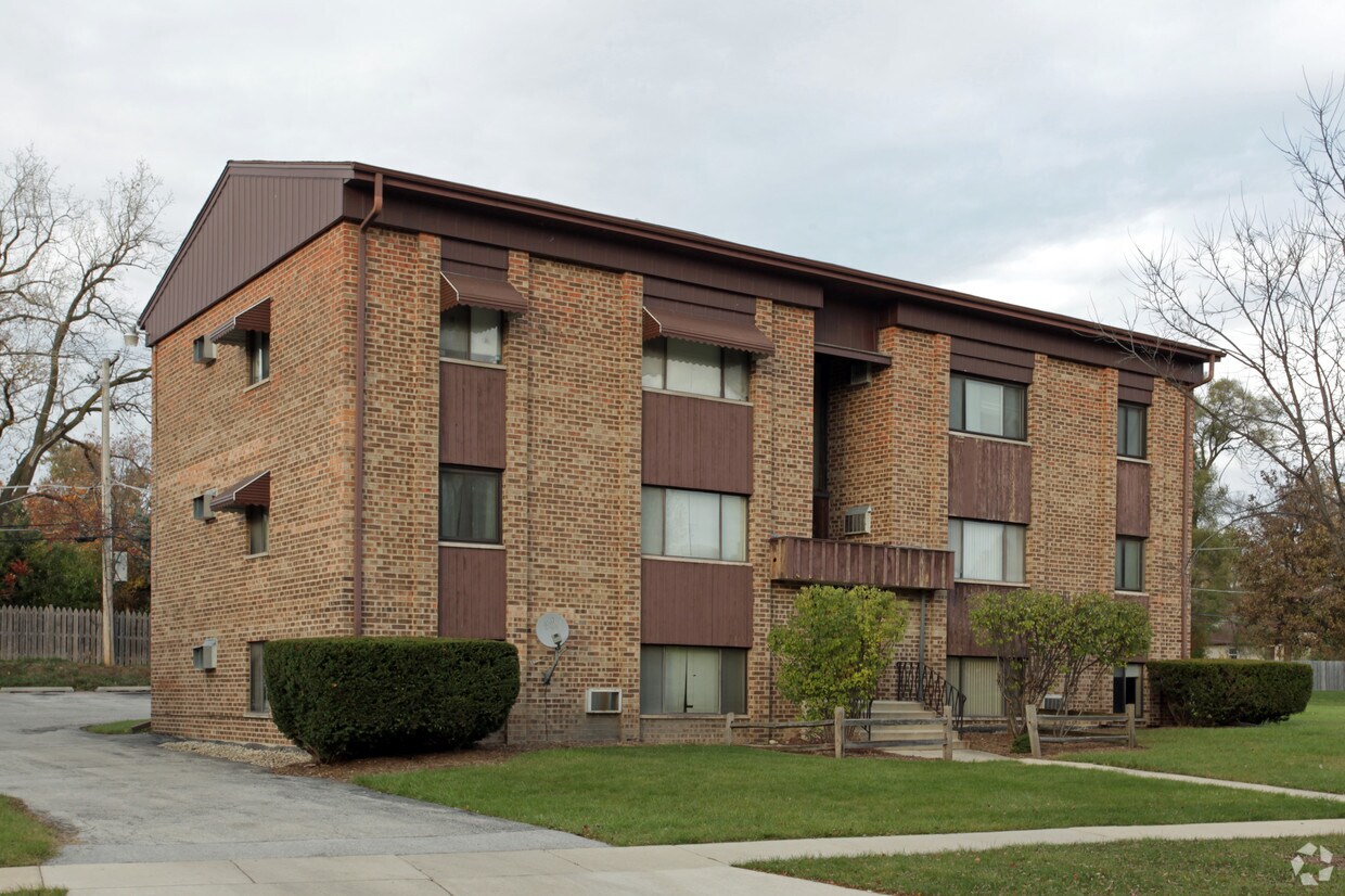 1170 Surrey Dr, Lombard, IL 60148 Apartments Lombard, IL