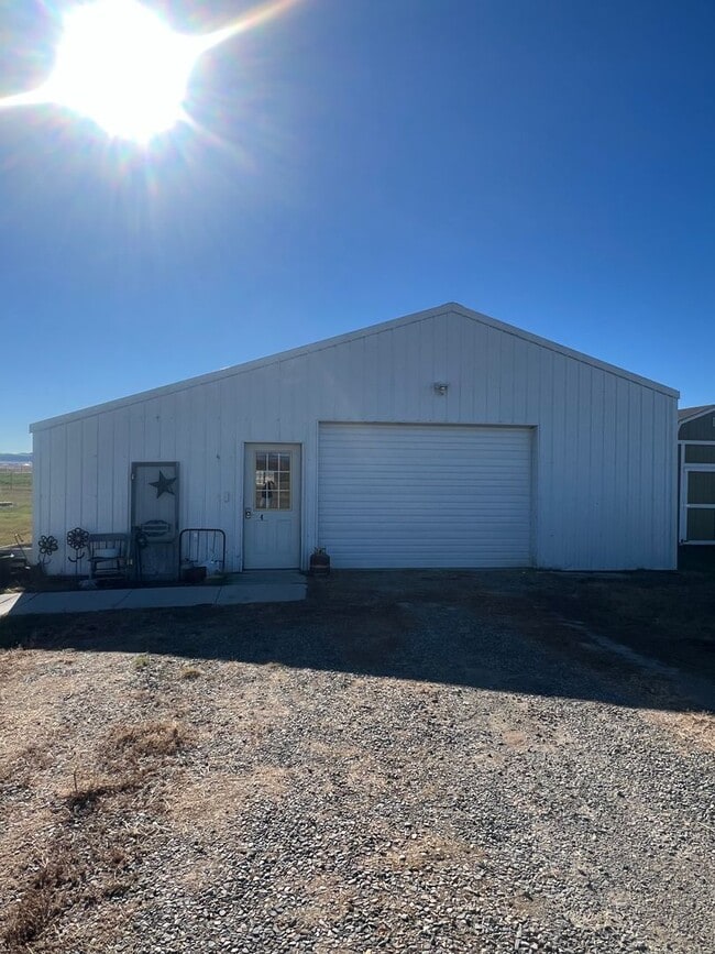 Building Photo - Horse Property