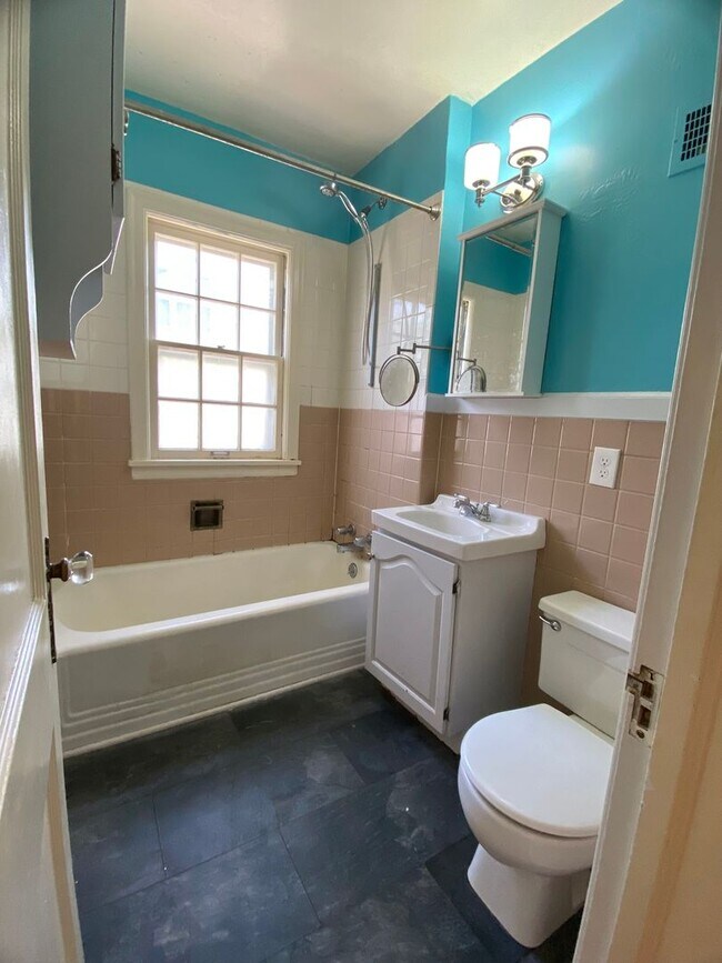 Building Photo - 1825 Fairchild Ave