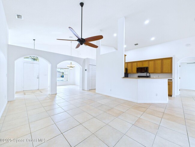 Building Photo - 207 Alcantarra St NW