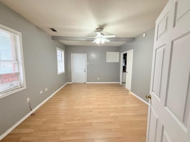 Foto del edificio - 111 W Avenue D