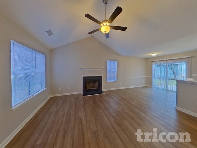 Foto del edificio - 1207 Larkspur Dr