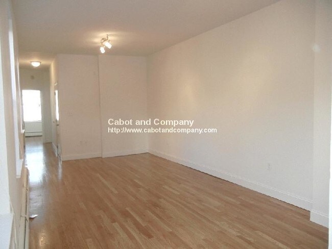 Foto del edificio - 225 E Berkeley St