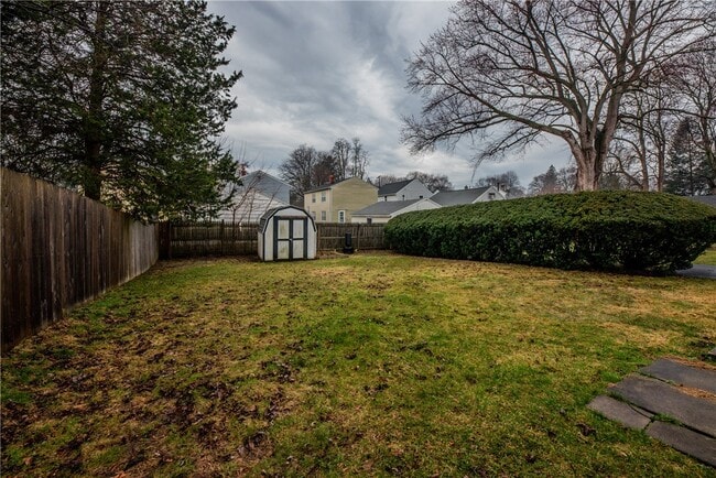 Building Photo - 416 W Spruce St