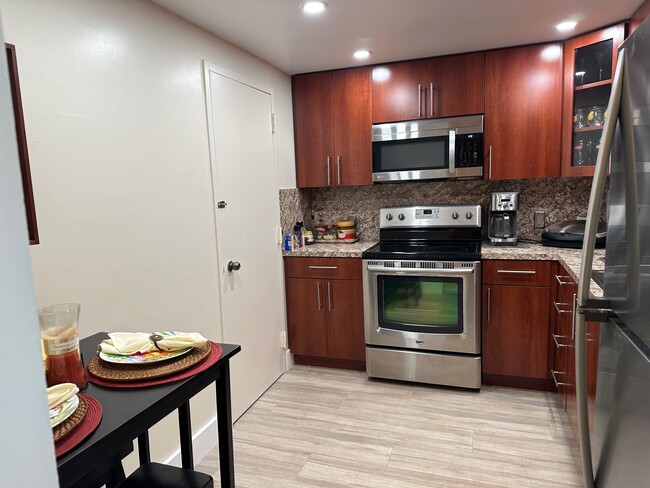 Kitchen - 1950 S Ocean Dr