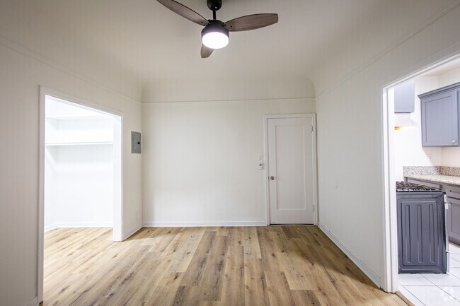 Estudio - Newly Remodeled Studio Apartment