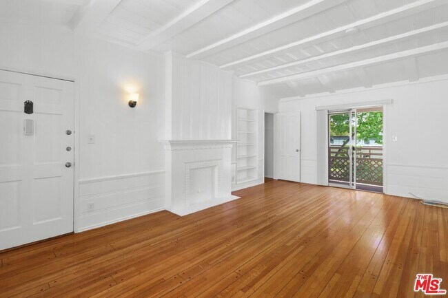 Foto del edificio - 9625 Charleville Blvd