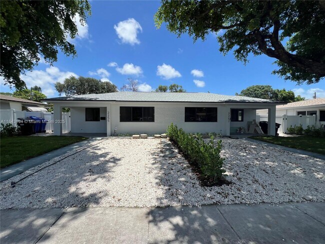 Foto del edificio - 2257 NE 173rd St