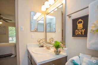 2BR, 2BA - 900SF - B1 Model - Parks at Treepoint