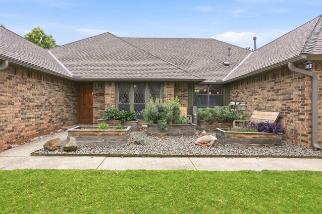 Building Photo - 14125 Osage Dr