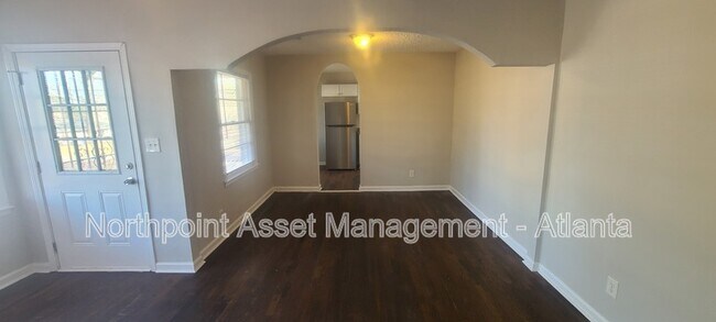 Foto del edificio - 2875 Belvedere Ln