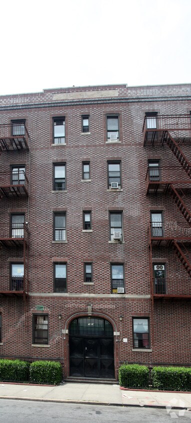 Foto del edificio - 16-05 Putnam Ave