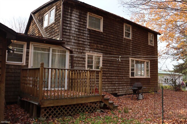 Foto del edificio - 4 br, 1.5 bath House - 1127 Thorndike St