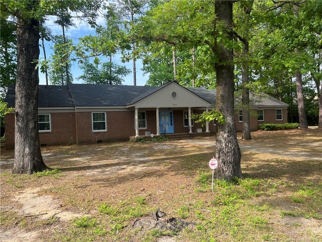 Building Photo - 3526 Cliffdale Rd