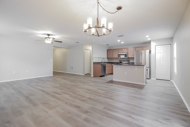Building Photo - 4326 Fieldview Cir