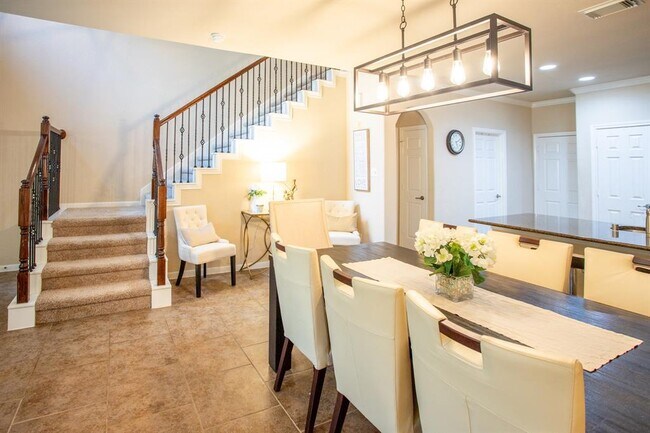 Foto del edificio - 6 Innerwoods Pl