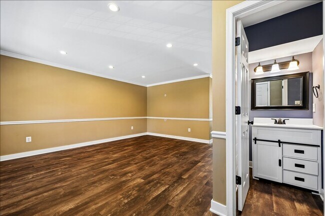 Foto del edificio - Luxury Townhome at Lake Linganore
