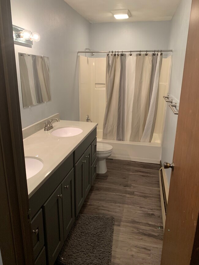 baño - 722 Dale St