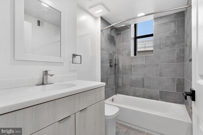 Foto del edificio - 506 H St NE