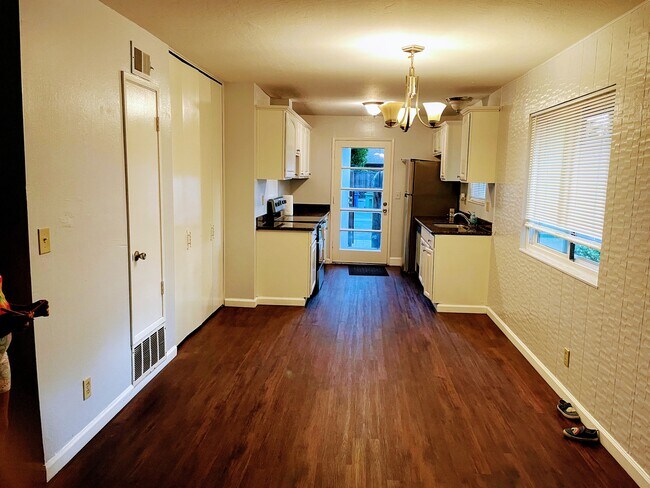 Building Photo - 3511 Dalton Common