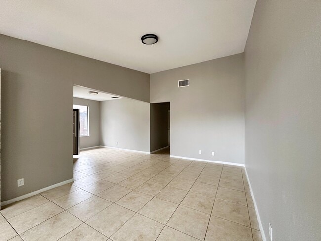 Building Photo - 5324 Bosque Ln