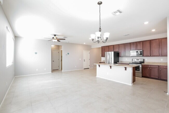 Building Photo - 16636 W Jenan Dr