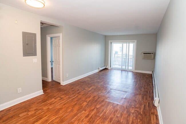 Photo - Parker Hill Apartments