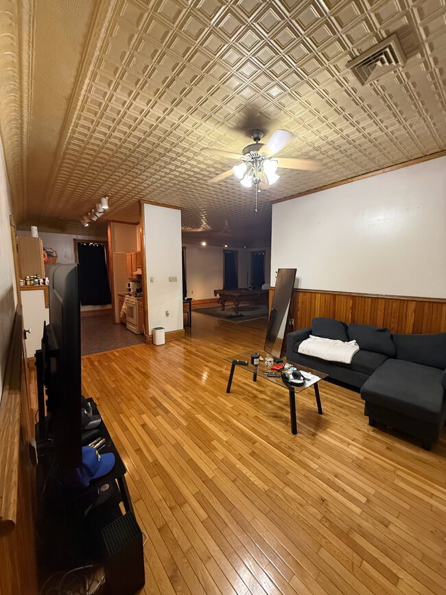Building Photo - 3039 Kutztown Rd