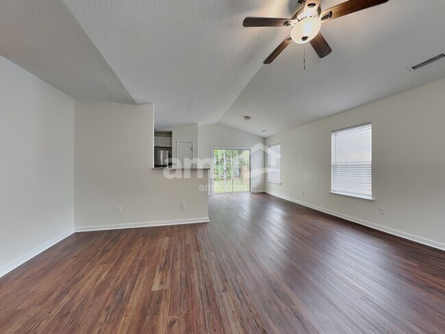 Foto del edificio - 4705 Silverdene St