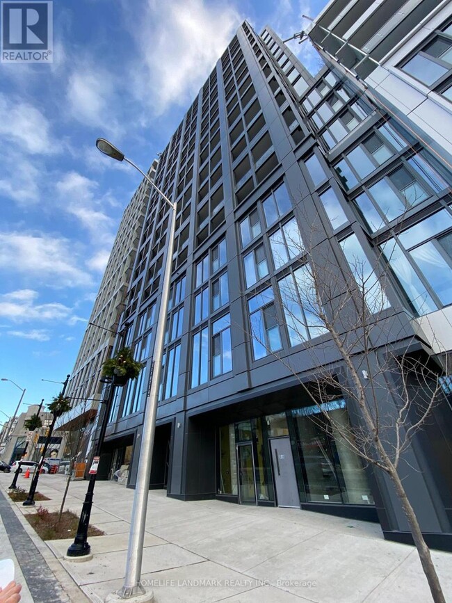 Building Photo - 2020 Bathurst St
