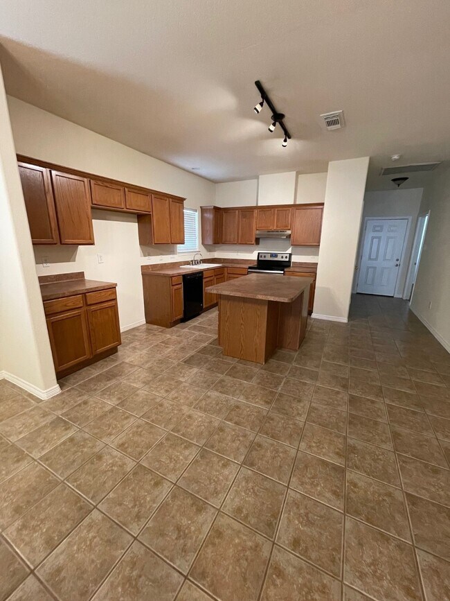 Foto del edificio - 10235 Berry Hill Ln