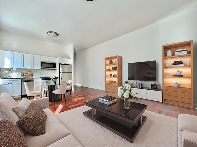 Building Photo - 605 W 137th St