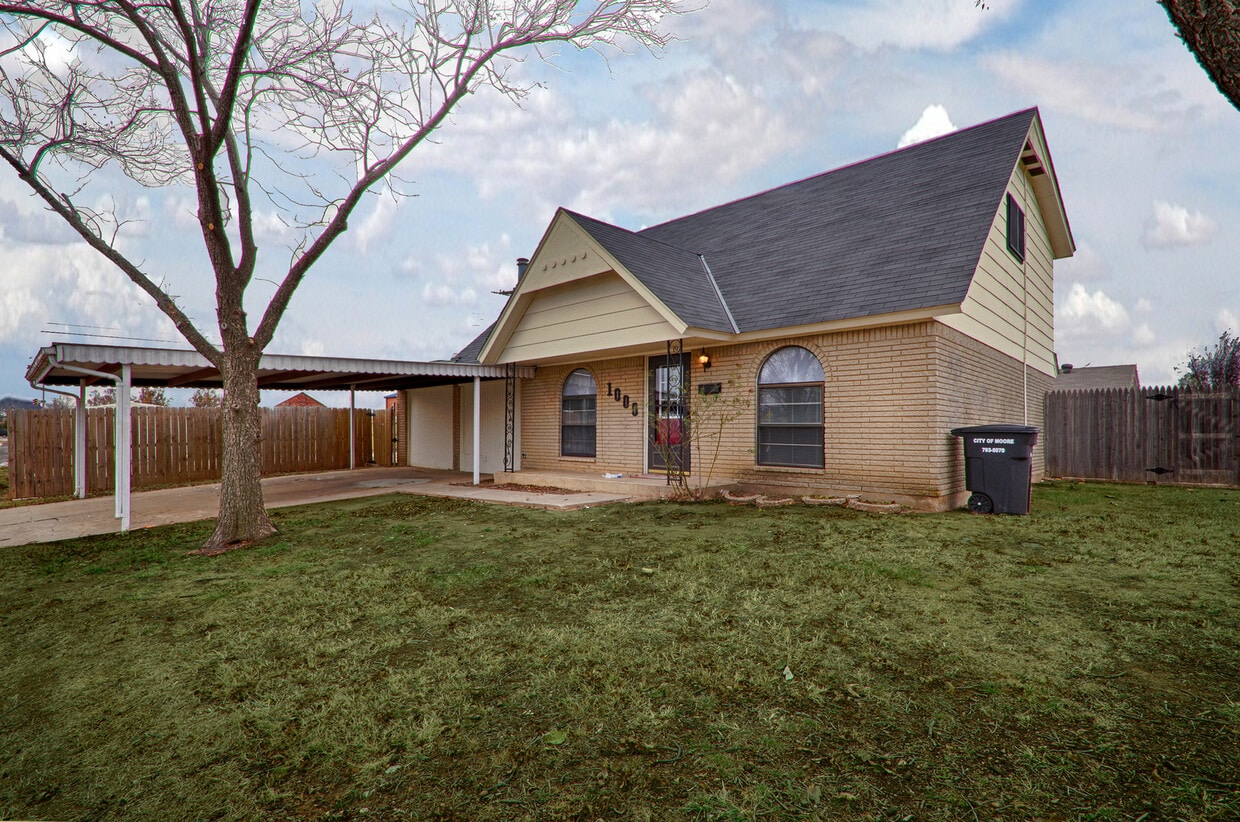 Primary Photo - Updated 4 Bedroom - 2 Bathroom in Moore!