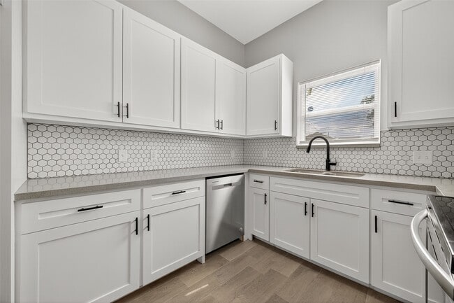 Building Photo - 8005 Sexton St