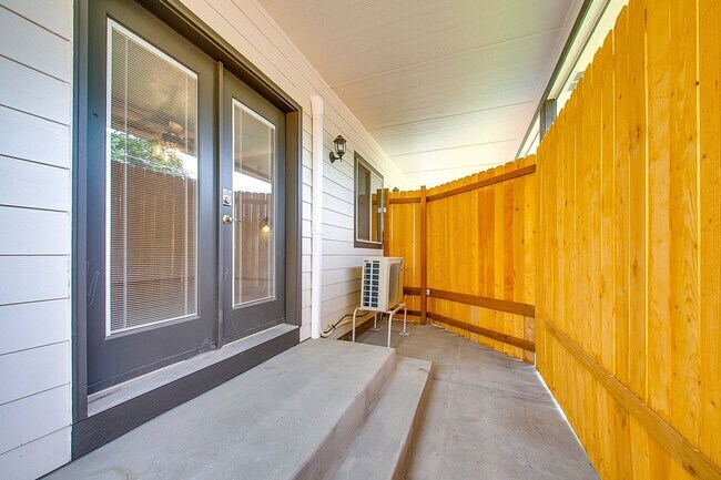 Foto del edificio - North End One Bedroom - Near Whitewater Pa...