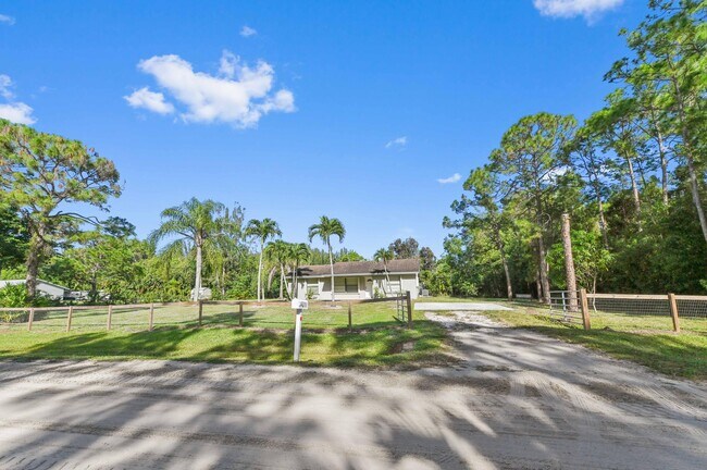 Foto del edificio - 13751 59th Ln N