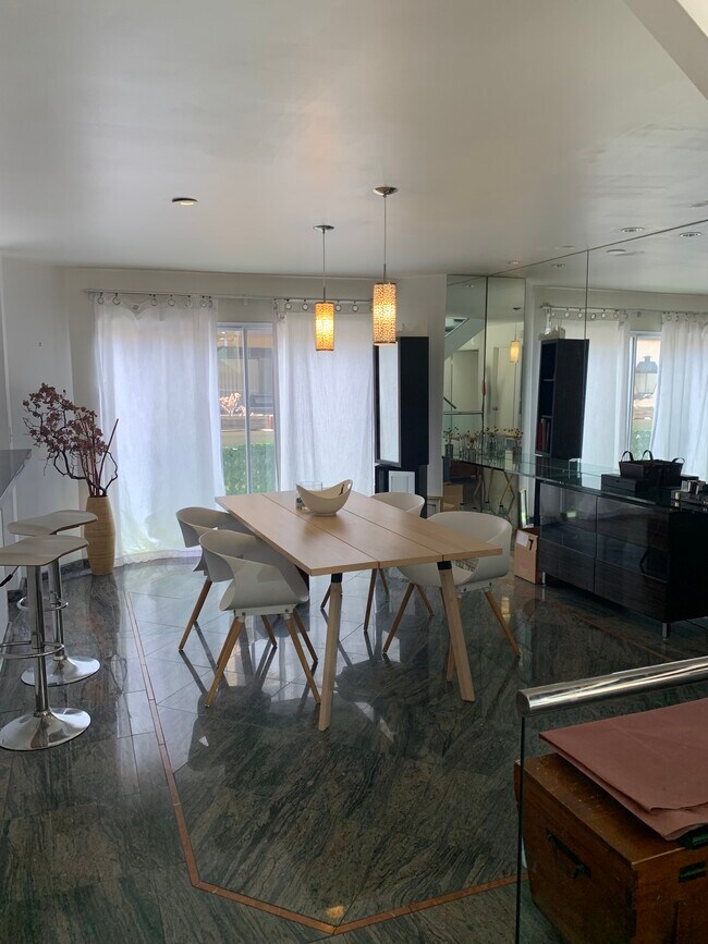 Foto del edificio - 5106 Gaslight Ln