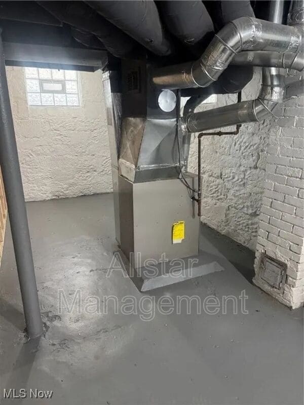 Building Photo - 521 E 109th St