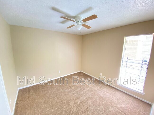 Building Photo - 3239 Carnes