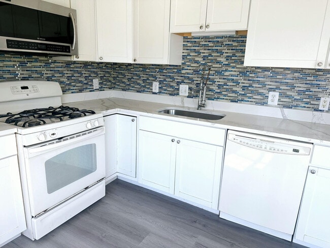 Photo - 21843 Baldwin Sq Apartment