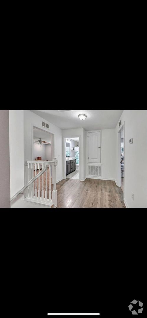 Building Photo - 448 Eisenhower Dr