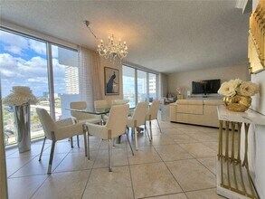 Building Photo - 2030 S Ocean Dr