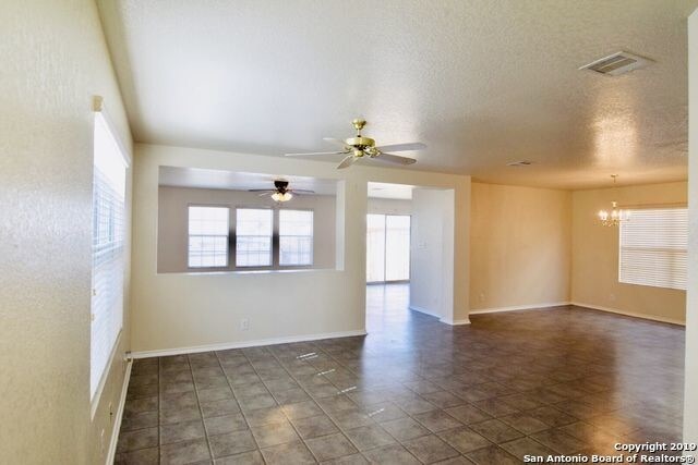 Foto del edificio - 5427 Spring Walk